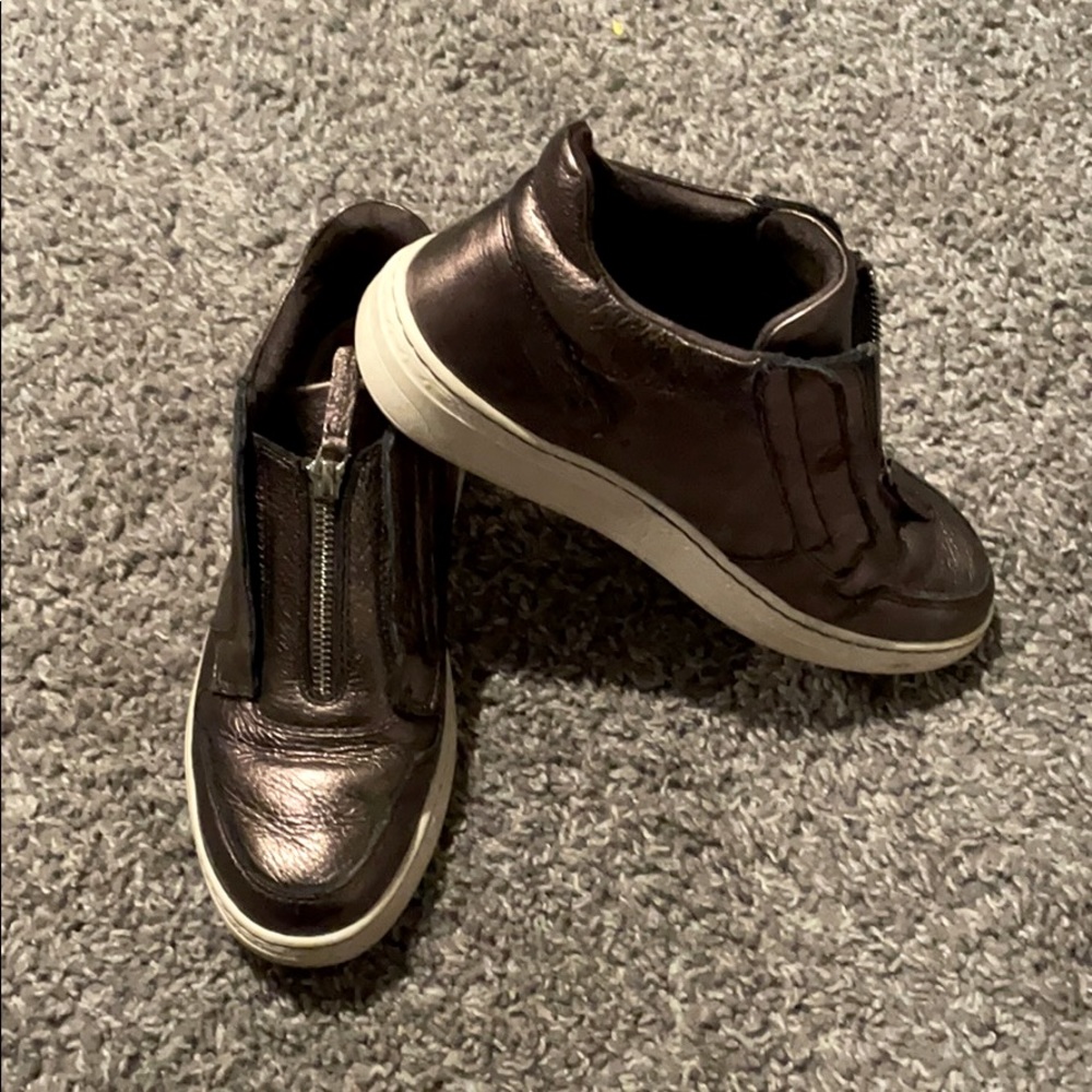 Zip up sneakers